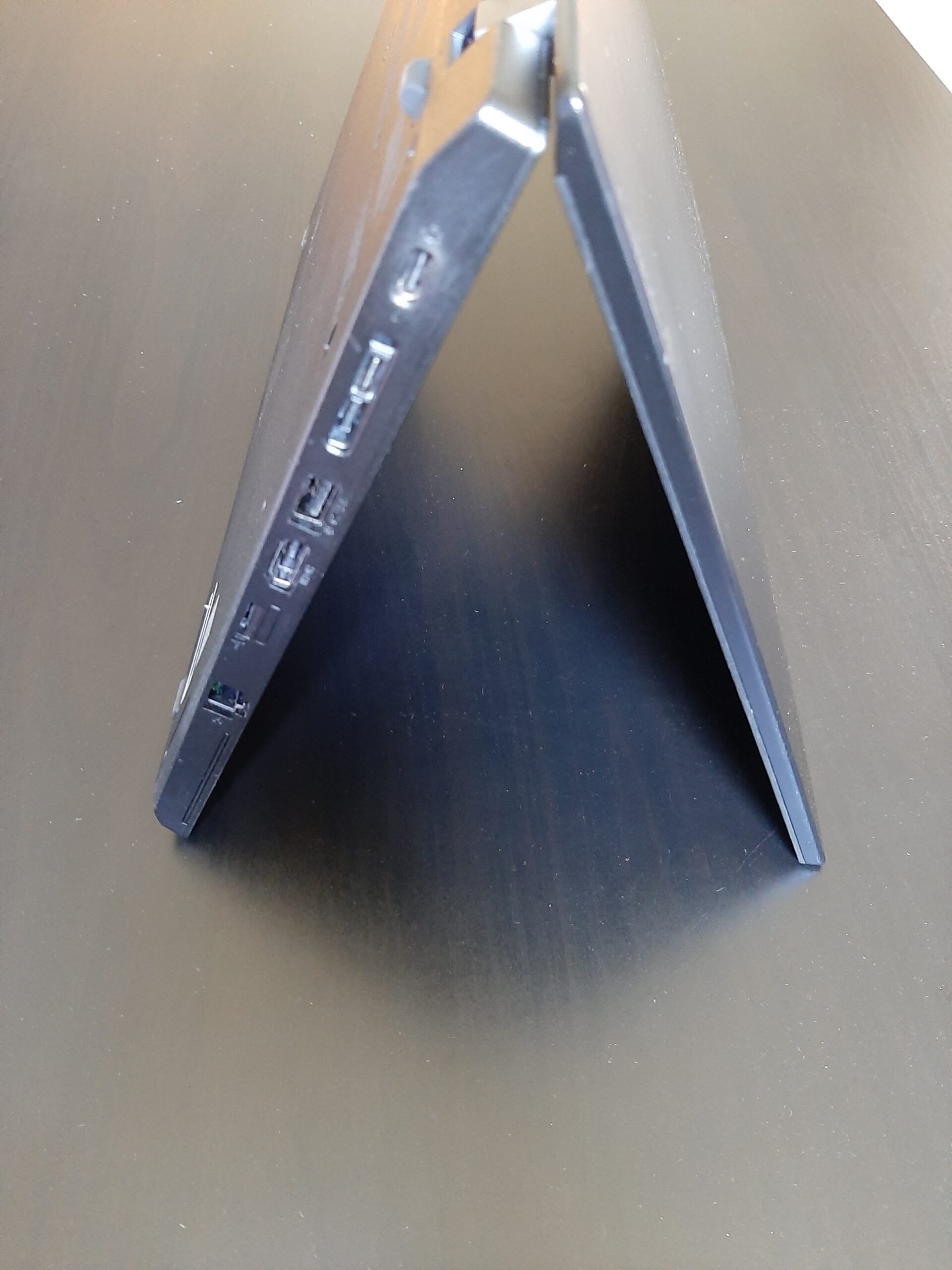 Lenovo ThinkPad L14 Gen1 vue coonecteur tekvexo