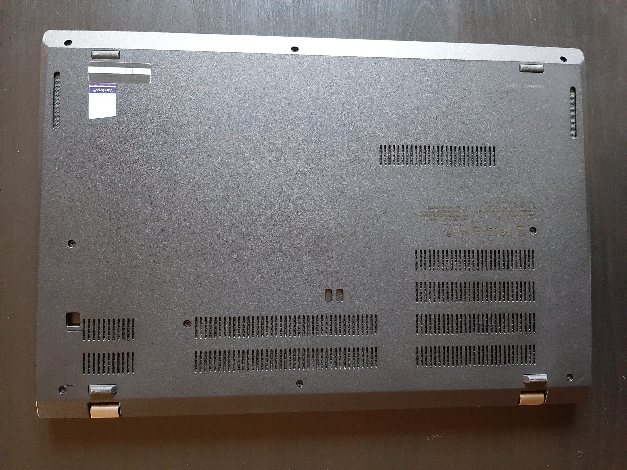 image réelle stock Tekvexo Lenovo L15