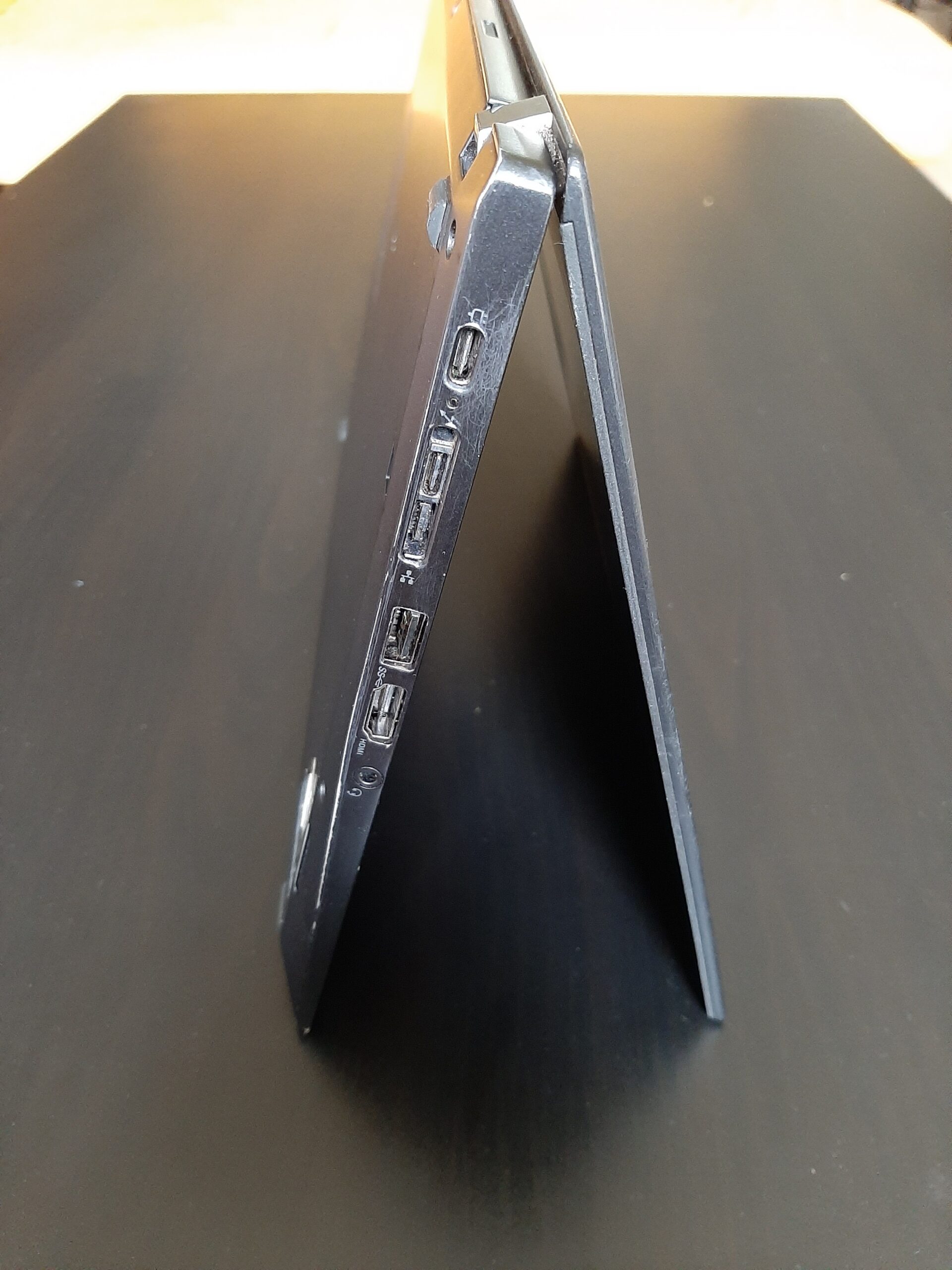 image réelle stock tekvexo Lenovo T14s